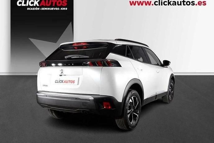 Usado Peugeot 2008 Allure 100 CV (73 kW) 2023 Negro SUV