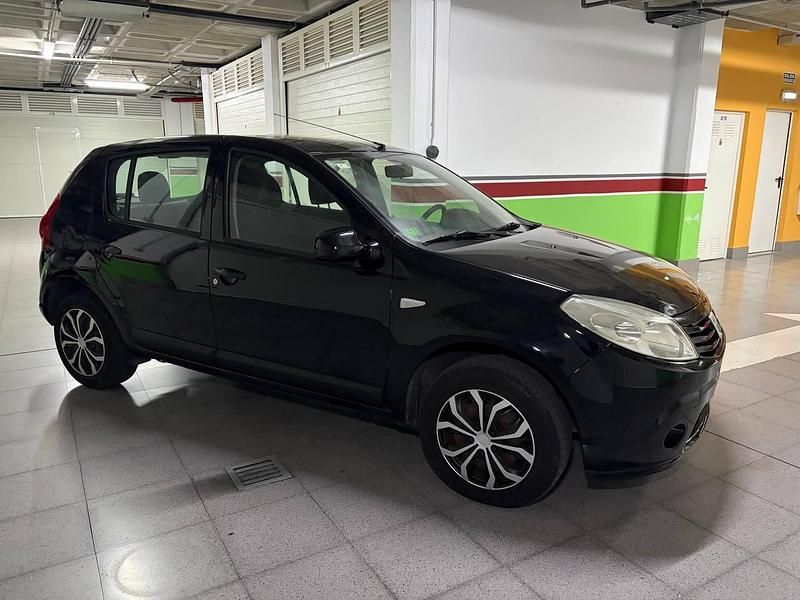 Usado Dacia Sandero Base 75 CV (55 kW) 2012 Negro