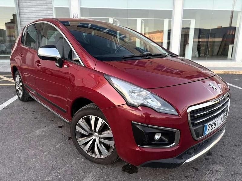 Usado Peugeot 3008 Access 120 CV (88 kW) 2015 Burdeos Familiar