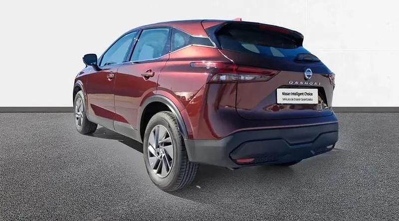 Usado Nissan Qashqai Acenta 140 CV (102 kW) 2021 Burgundy (metalizada) SUV