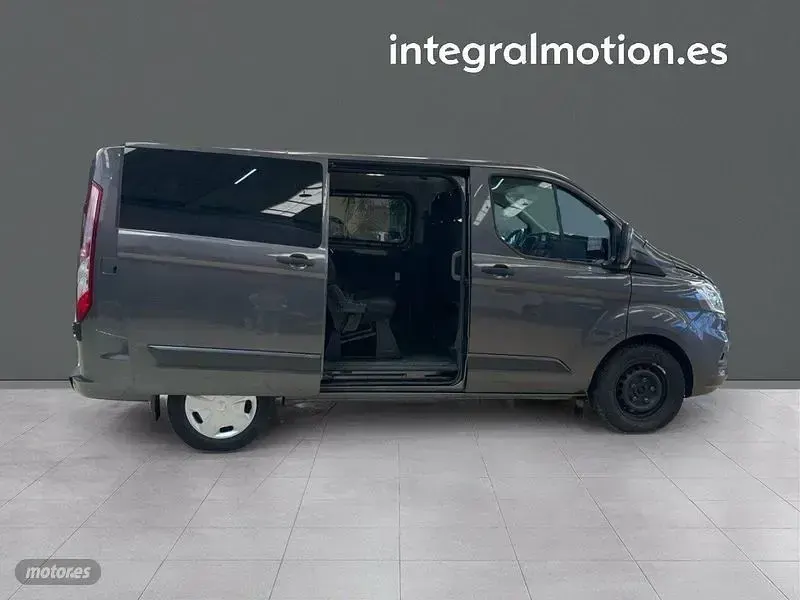 Usado Ford Transit Trend 131 CV (96 kW) 2023 Gris Familiar
