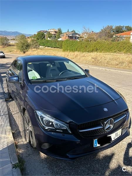 Usado Mercedes CLA200 Shooting Brake 136 CV (100 kW) 2016 Azul Familiar