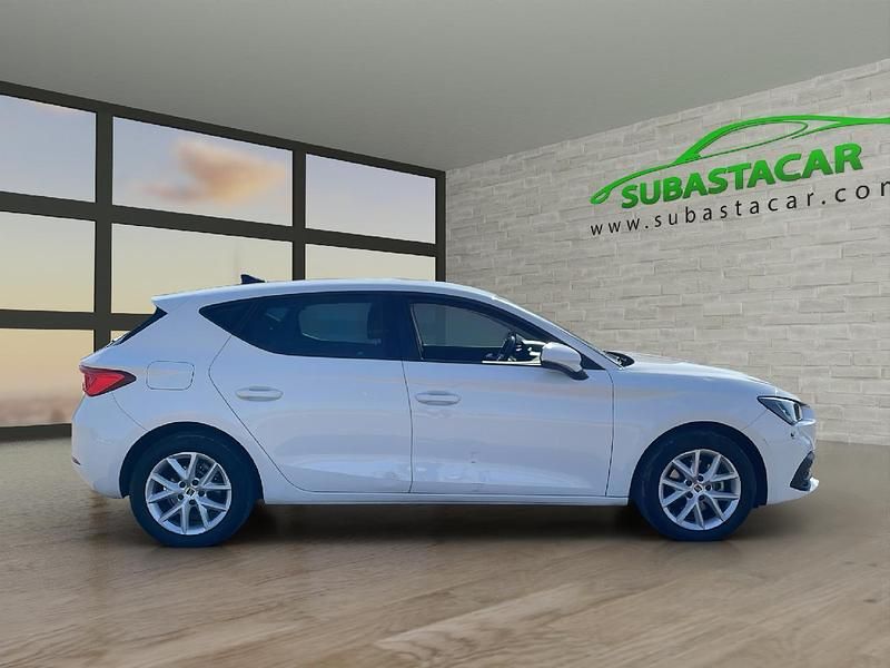 Usado Seat Leon Style 115 CV (84 kW) 2021 Blanco