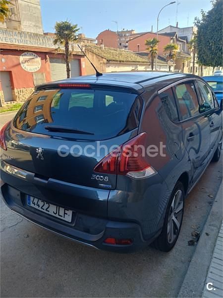 Usado Peugeot 3008 Crossway 120 CV (88 kW) 2016 Gris / plata Berlina