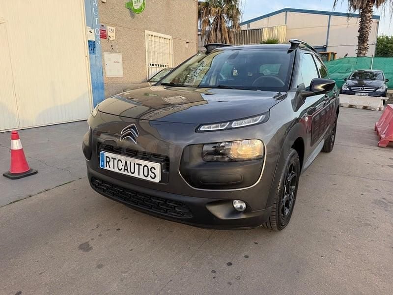 Begagnad Citroën C4 Feel 100 HK (73 kW) 2018 Grå Sedan