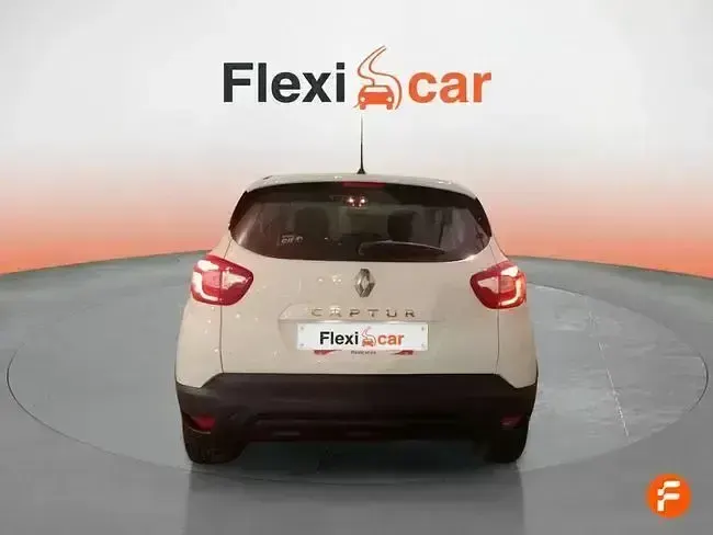Usado Renault Captur Life 90 CV (66 kW) 2019 Beige SUV