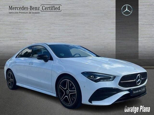 Usado Mercedes CLA220 AMG line 190 CV (139 kW) 2025 Blanco polar Berlina