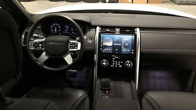 Usado Land Rover Discovery 5 SE Dynamic 300 CV (220 kW) 2021 Blanco SUV