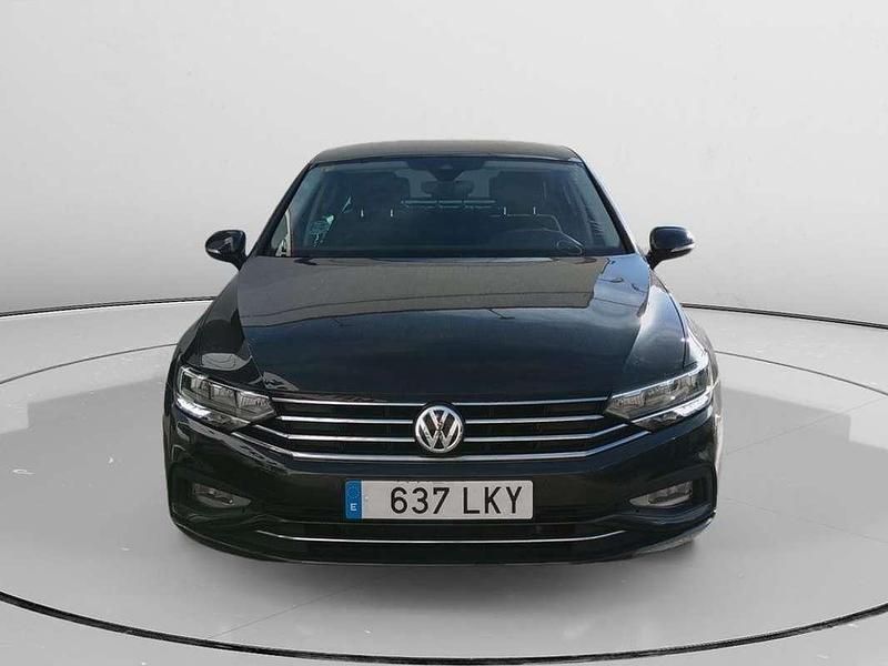 Usado VW Passat Executive 121 CV (88 kW) 2020 Gris Familiar