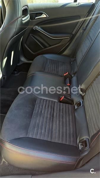 Usado Mercedes CLA220 AMG line 170 CV (125 kW) 2013 Gris / plata Berlina