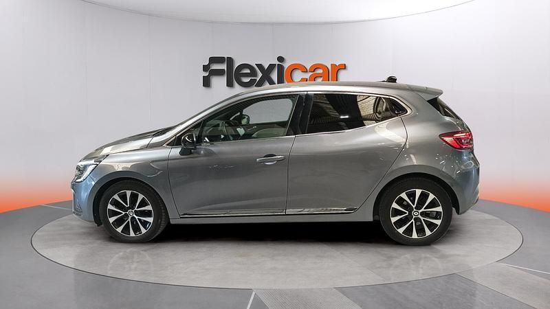 Begagnad Renault Clio V Techno 90 HK (66 kW) 2023 Grå Sedan
