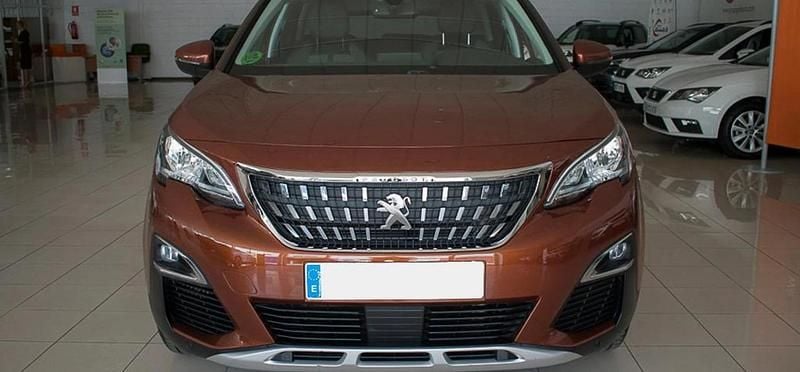 Usado Peugeot 3008 Allure 131 CV (96 kW) 2018 Marron SUV