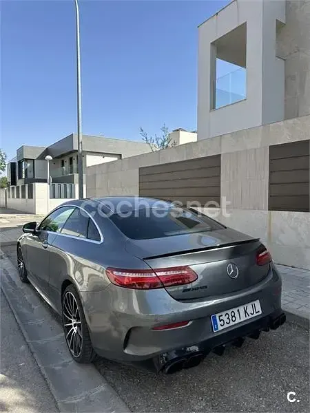 Usado Mercedes E300 245 CV (180 kW) 2018 Gris / plata Coupe