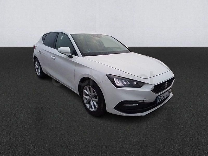 Usado Seat Leon Style 115 CV (84 kW) 2021 Blanco Berlina