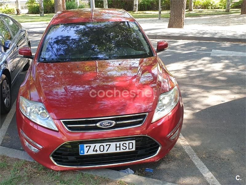 Usado Ford Mondeo Titanium S 163 CV (119 kW) 2013 Granate Berlina
