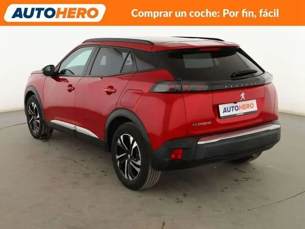 Usado Peugeot e-2008 Allure 100 kW (136 CV) 2022 Rojo SUV