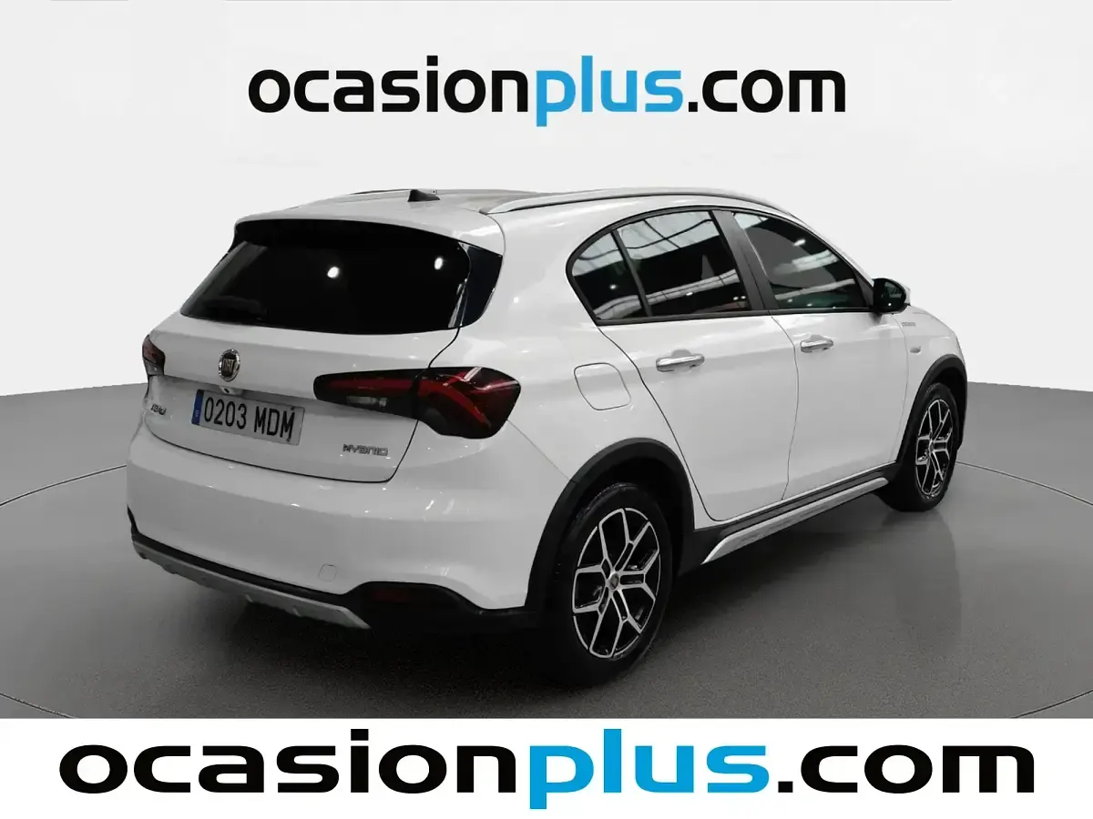 Usado Fiat Tipo Cross 130 CV (95 kW) 2023 Blanco Berlina