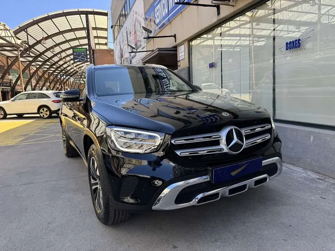 Usado Mercedes GLC300 321 CV (236 kW) 2022 Negro SUV