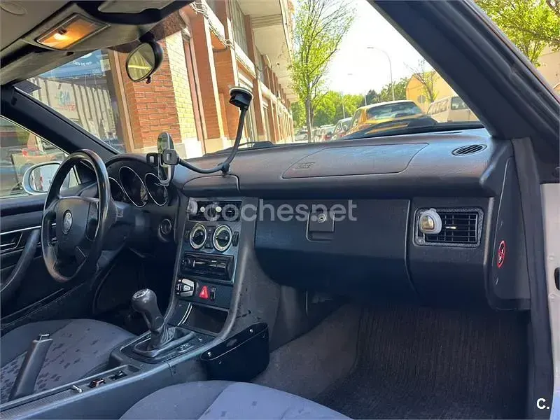Usado Mercedes SLK200 136 CV (100 kW) 1998 Gris / plata Descapotable