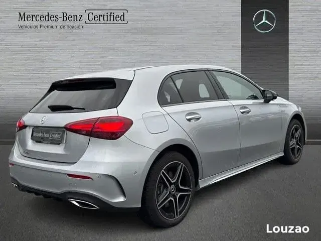 Usado Mercedes A250 218 CV (160 kW) 2025 Plata hightech
