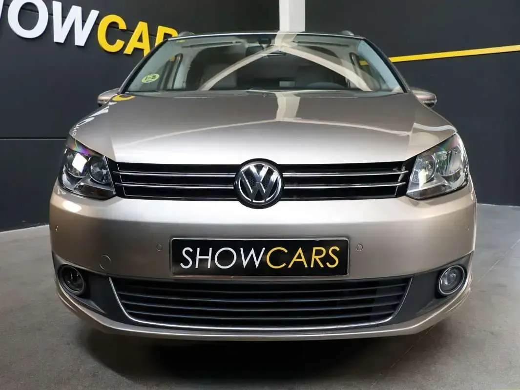 Usado VW Touran Advance 105 CV (77 kW) 2013 Beige Monovolumen