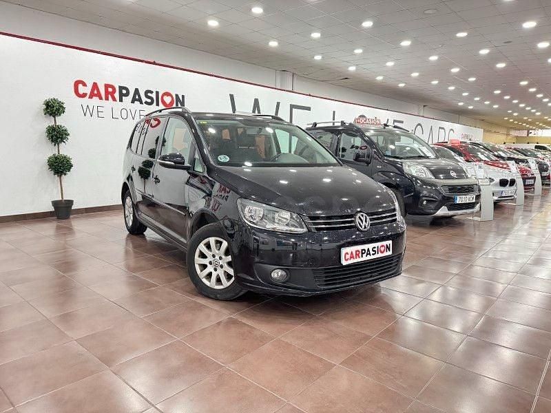 Usado VW Touran Advance 105 CV (77 kW) 2015 Negro Monovolumen