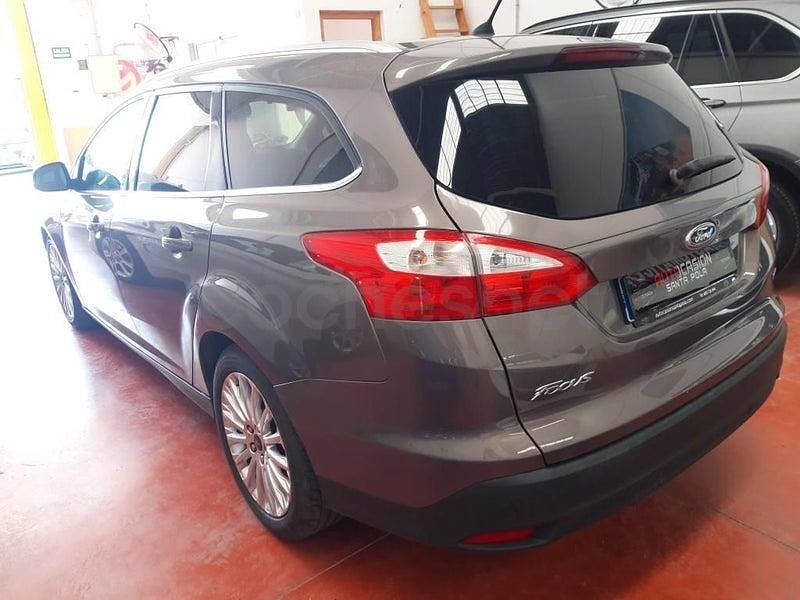 Usado Ford Focus Titanium 125 CV (91 kW) 2012 Gris / plata Familiar