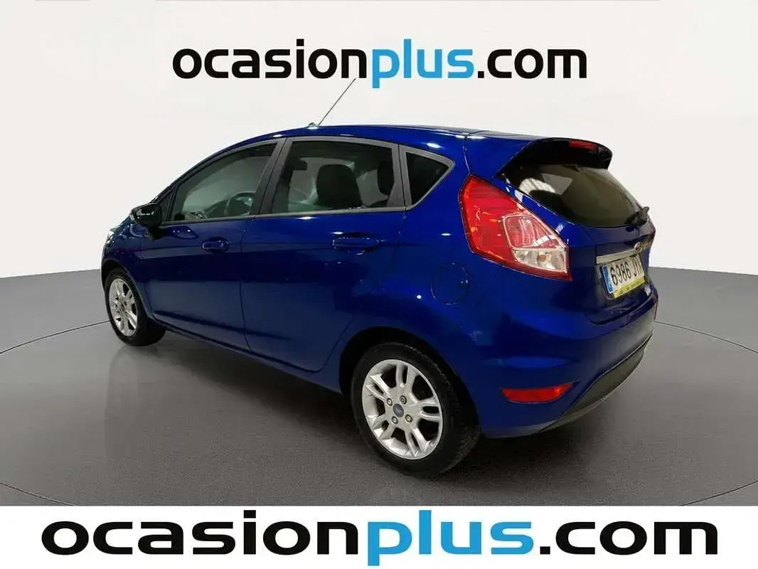 Usado Ford Fiesta Trend 95 CV (69 kW) 2017 Azul Utilitario