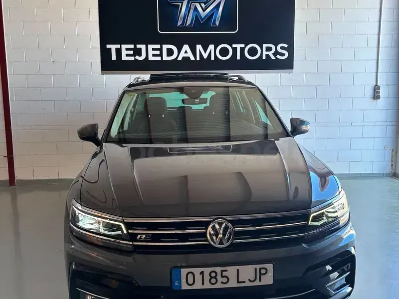 Usado VW Tiguan Sportline 190 CV (139 kW) 2020 Gris / plata SUV