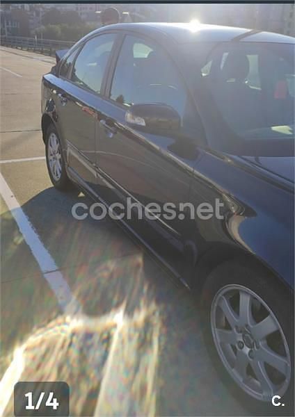 Käytetty Volvo S40 R-Design 136 HP (100 kW) 2009 Musta Sedan