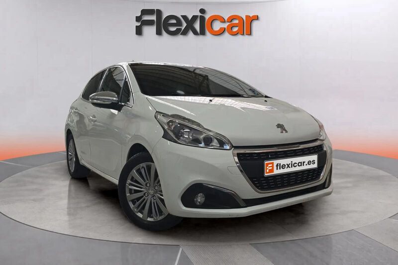 Blanco Usado 2018 Peugeot 208 Allure Utilitario | 10.590 € (Precio justo) - Imagen 1/4