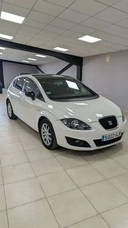 Usado Seat Leon Copa 105 CV (77 kW) 2012 Blanco Utilitario
