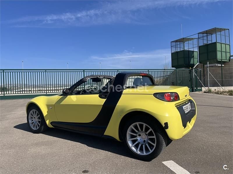 Usado Smart Roadster 61 CV (44 kW) 2004 Amarillo Descapotable