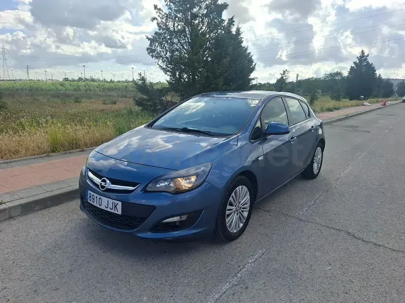 Usado Opel Astra Selective 110 CV (80 kW) 2016 Azul Berlina