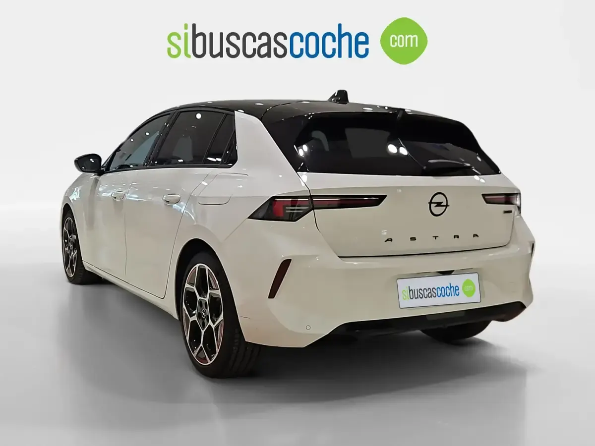 Usado Opel Astra 180 CV (132 kW) 2025 Amarillo Utilitario