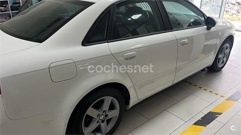 Usado Seat Exeo Reference 120 CV (88 kW) 2011 Blanco Berlina