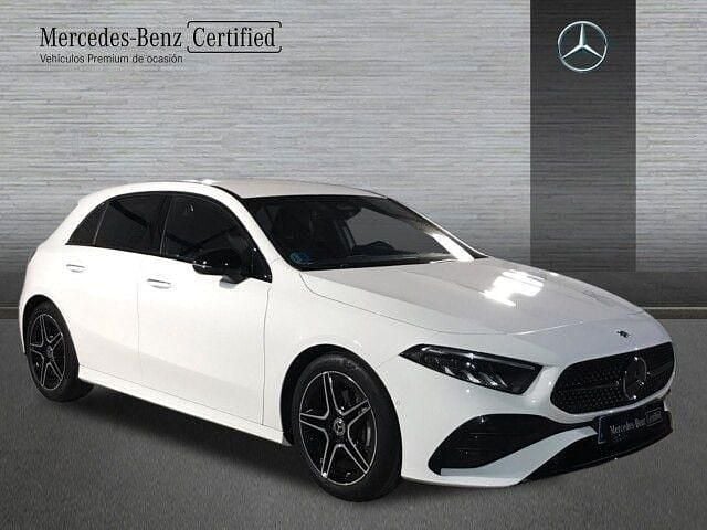 Usado Mercedes A180 AMG line 136 CV (100 kW) 2026 Blanco polar