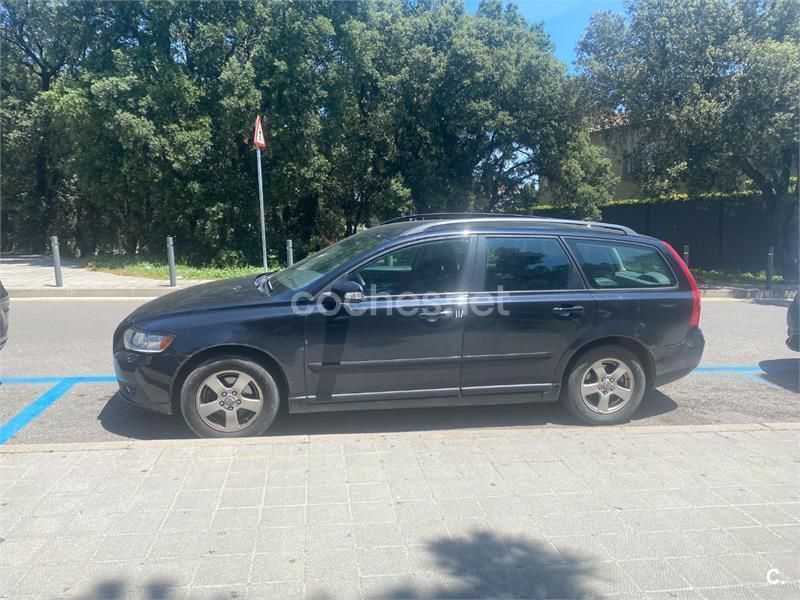 Negro Usado 2009 Volvo V50 Momentum Familiar | 4300 € (Buen precio) - Imagen 1/4