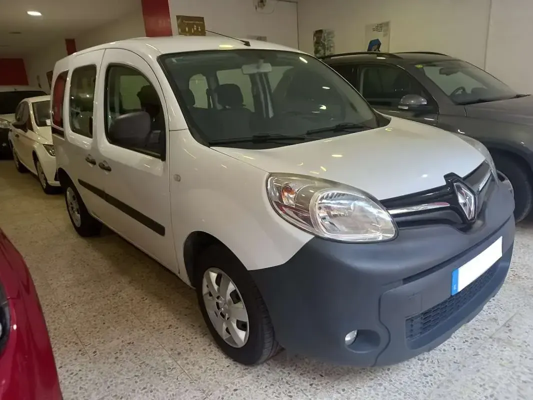 Usado Renault Kangoo Edition One 95 CV (69 kW) 2021 Blanco Monovolumen