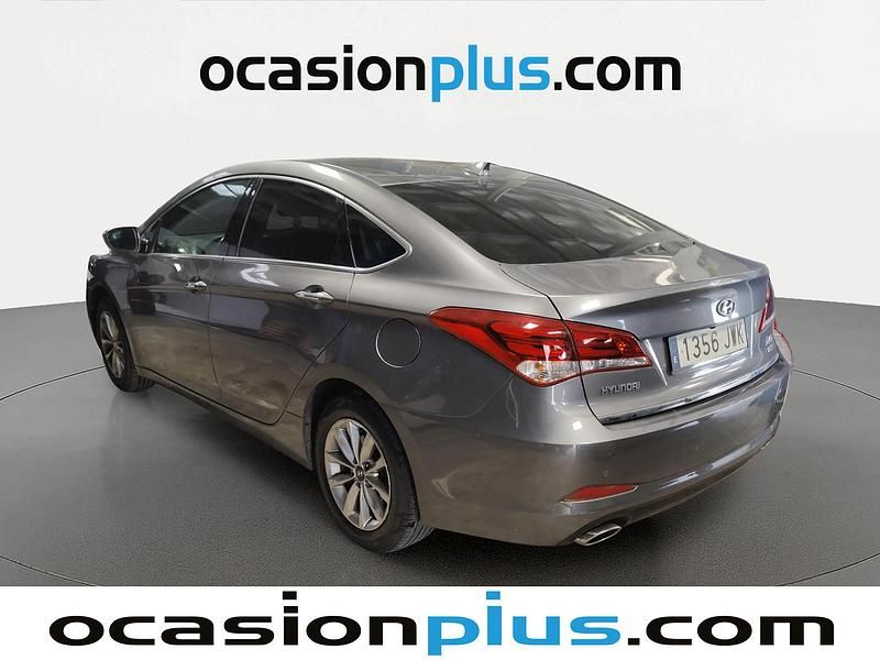Usado Hyundai i40 115 CV (84 kW) 2017 Gris Berlina