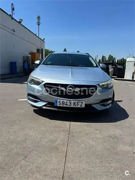 Usado Opel Insignia Business 136 CV (100 kW) 2017 Gris / plata Familiar