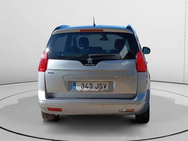 Usado Peugeot 5008 Allure 132 CV (97 kW) 2016 Gris SUV