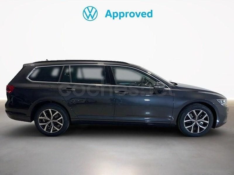 Usado VW Passat Executive 150 CV (110 kW) 2023 Gris Familiar