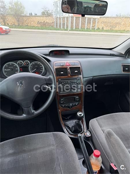Usado Peugeot 307 110 CV (80 kW) 2003 Gris / plata Berlina