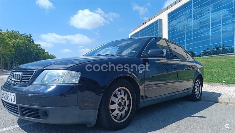 Usado Audi A6 150 CV (110 kW) 1999 Negro Familiar