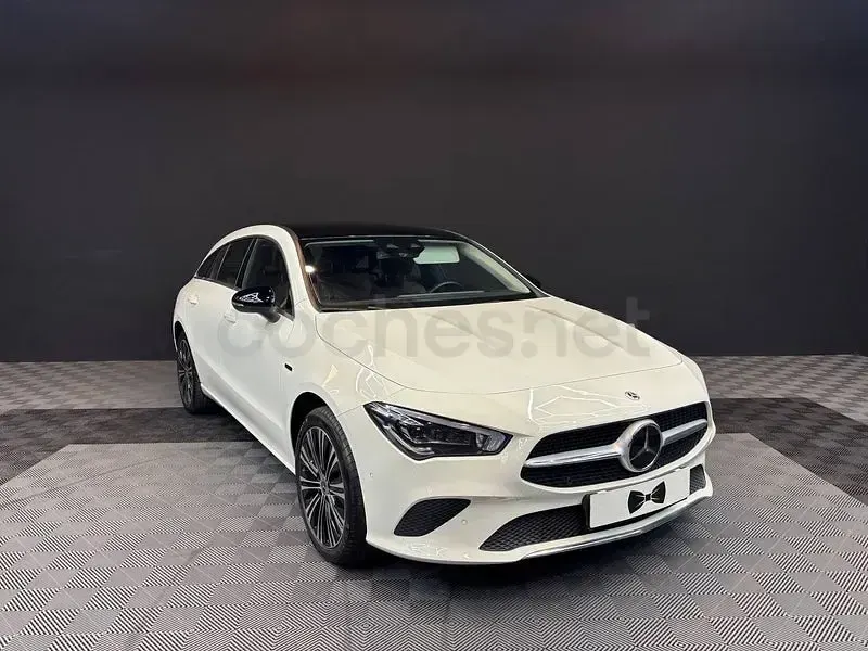 Usado Mercedes CLA250e Shooting Brake 218 CV (160 kW) 2021 Blanco Familiar
