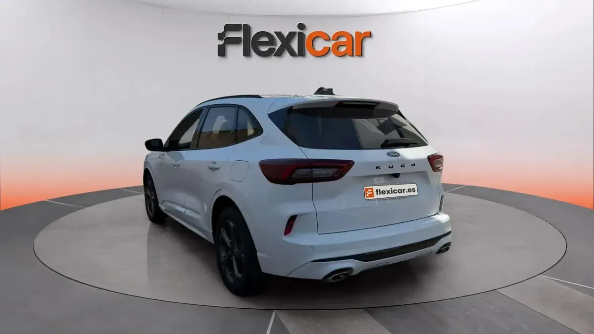 Usado Ford Kuga ST-Line 150 CV (110 kW) 2025 Blanco SUV