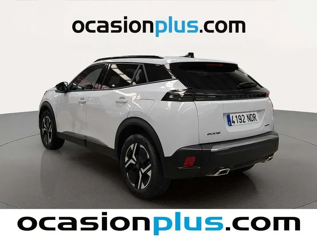 Usado Peugeot 2008 Allure 136 CV (100 kW) 2025 Blanco SUV