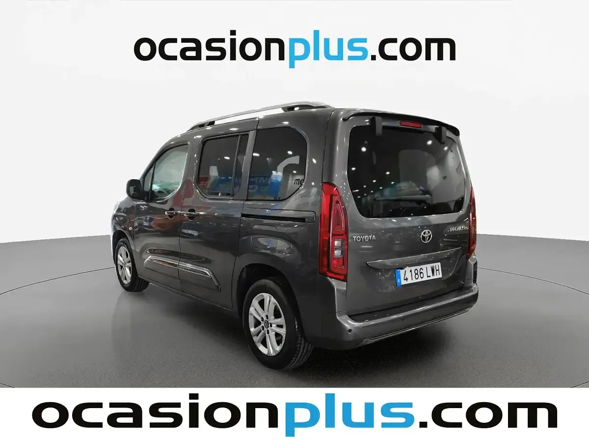 Usado Toyota Proace Verso Active 131 CV (96 kW) 2022 Gris Familiar