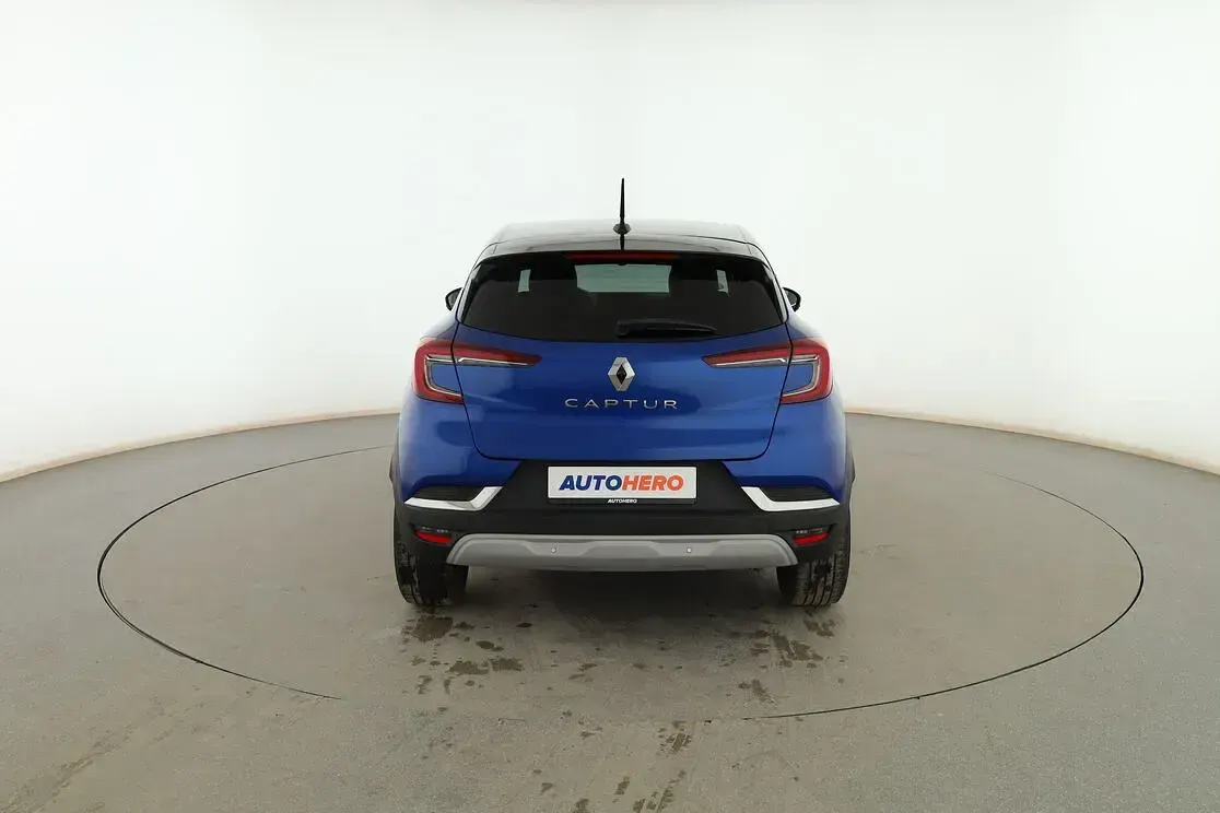 Usado Renault Captur Zen 140 CV (102 kW) 2022 Azul SUV